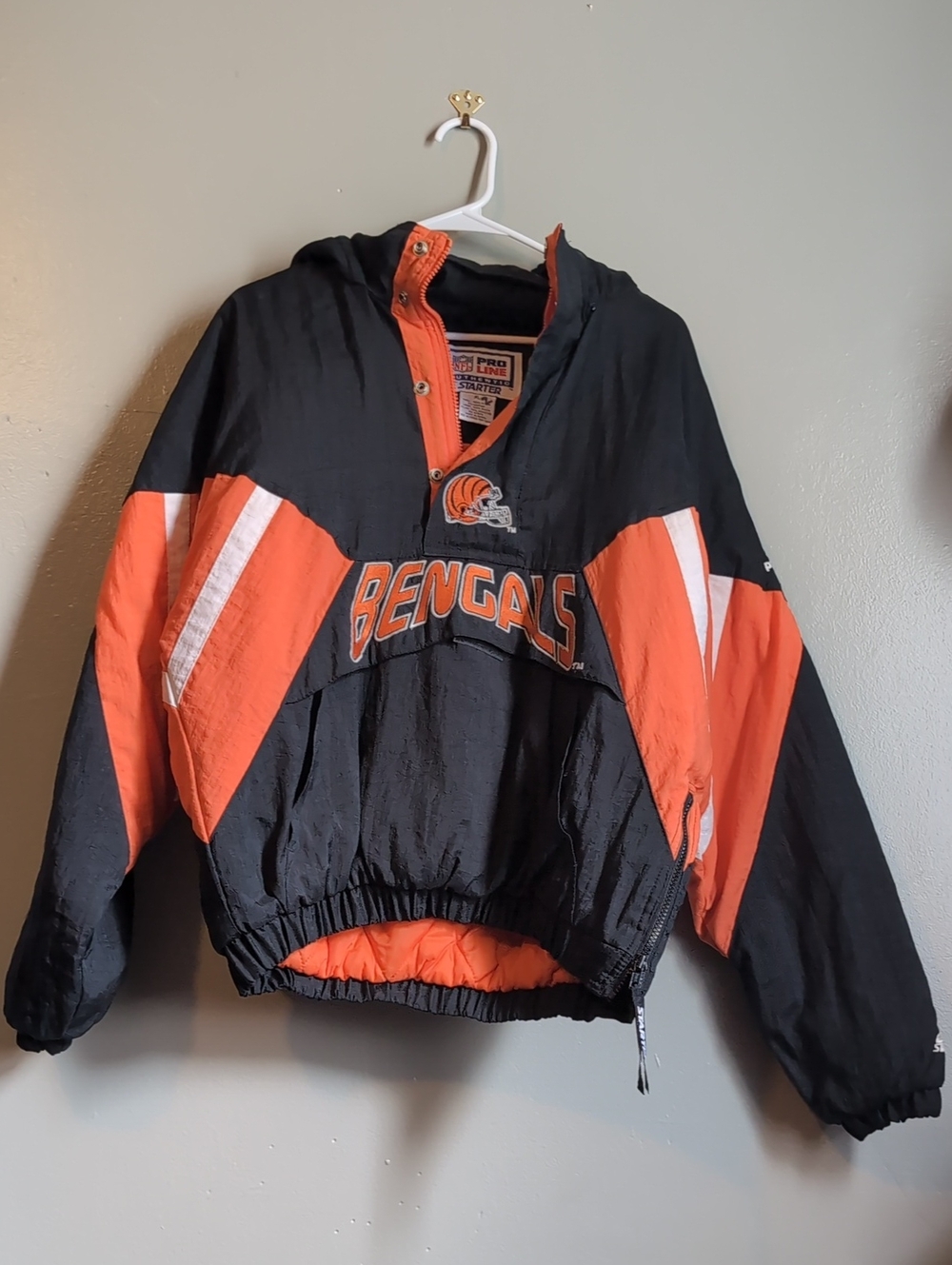 STARTER Black and Orange Bengals Pullover Jacket